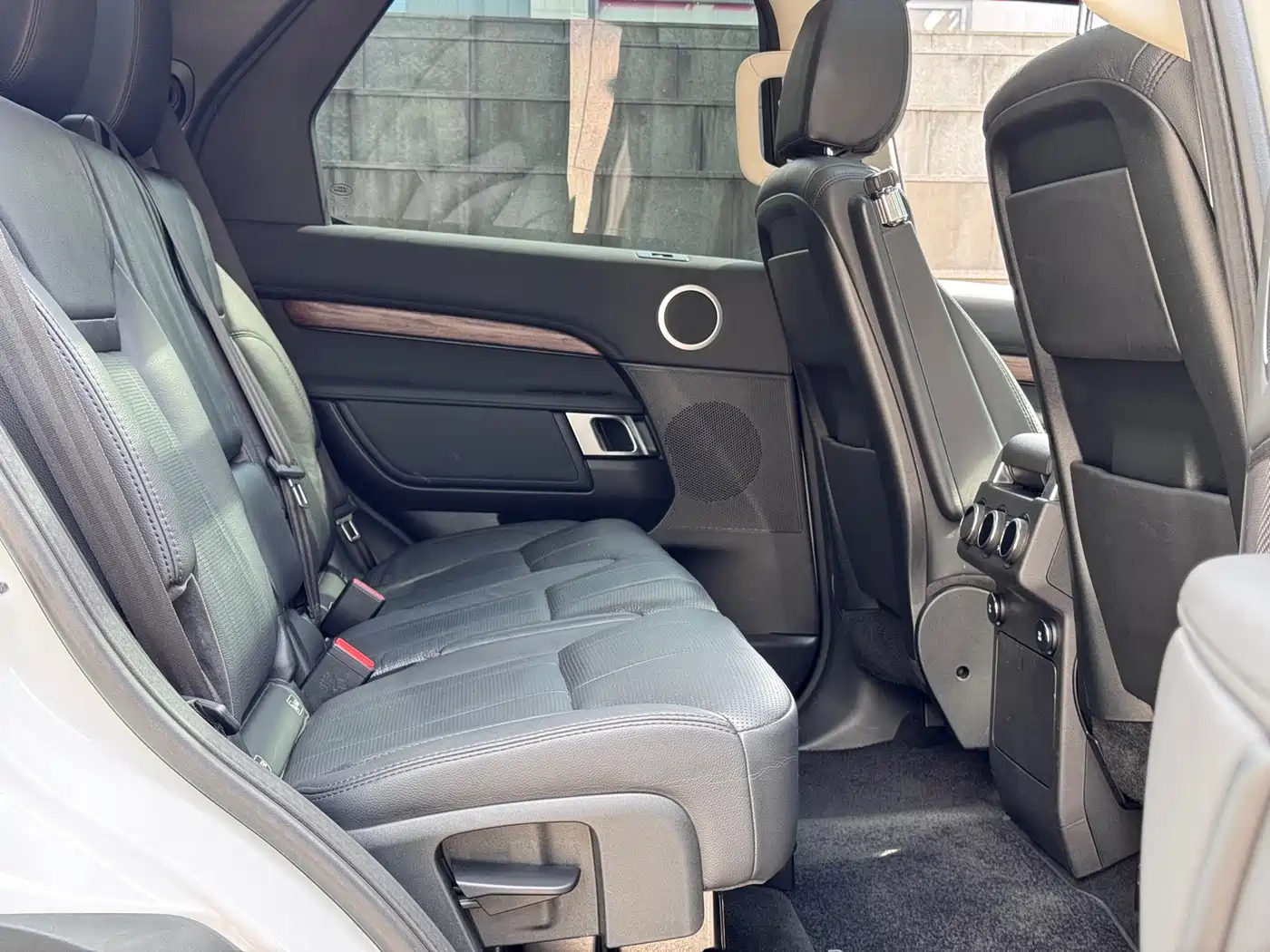 Land Rover Discovery 2019 3.0 SC V6 HSE фото 15
