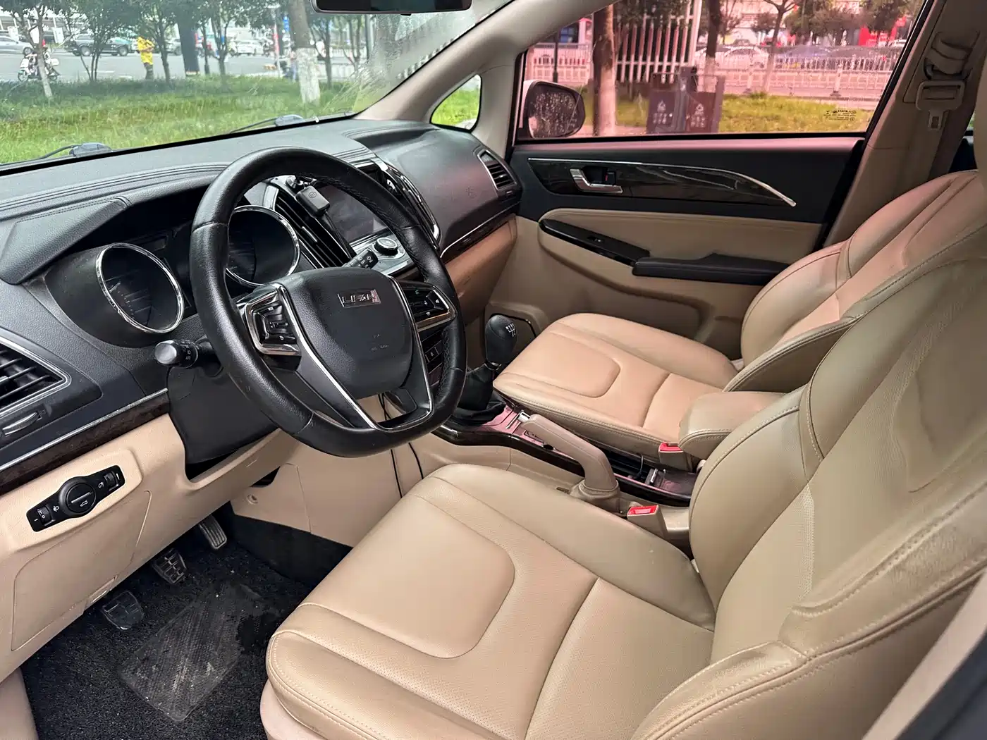 Lifan Xuanlang 2017 2017 1.8L Manual Comfort Type