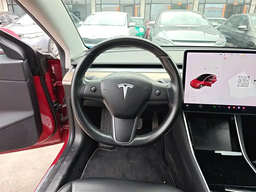 TESLA MODEL 3 (IMPORTED)