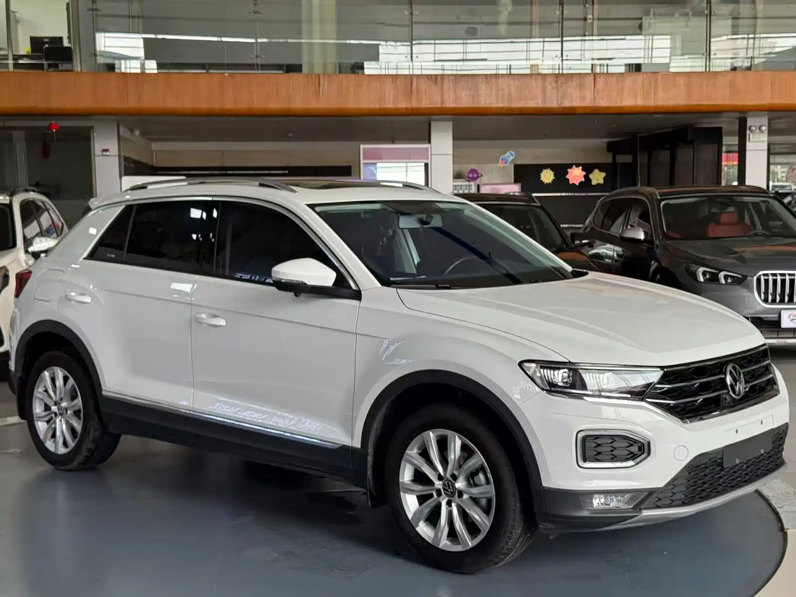 Фото 11 - Volkswagen T-ROC