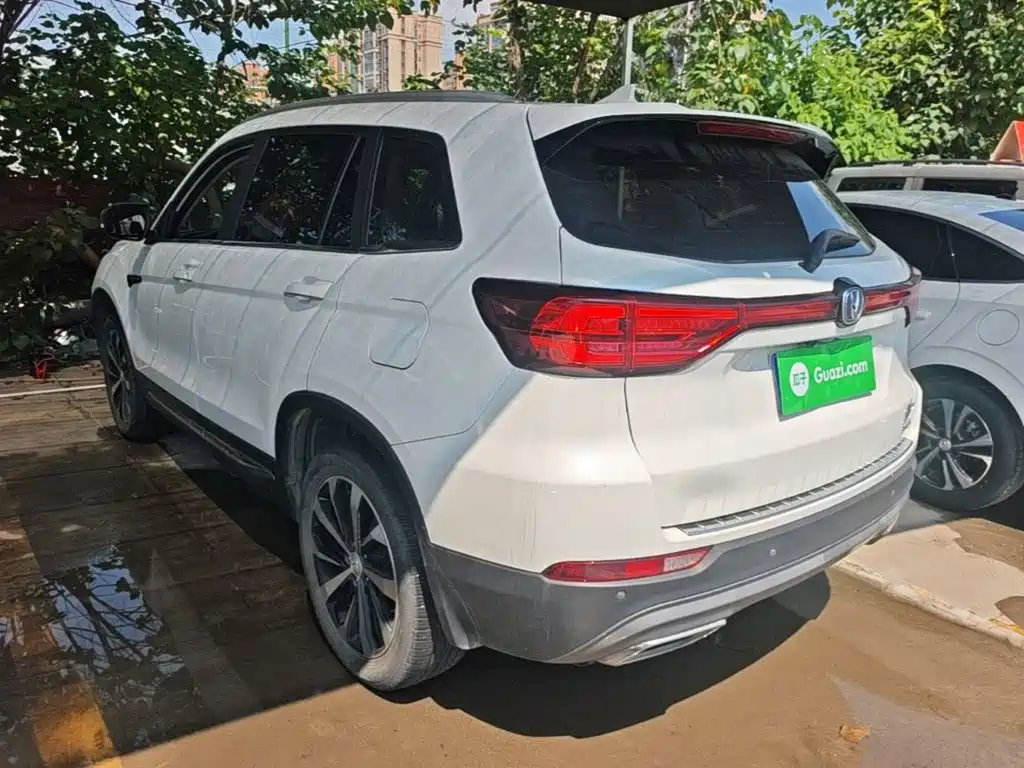 Фото 5 - Changan CS75