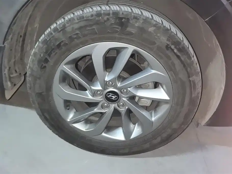 Hyundai Tucson 2015 1.6T Dual Clutch 2WD Smart фото 6
