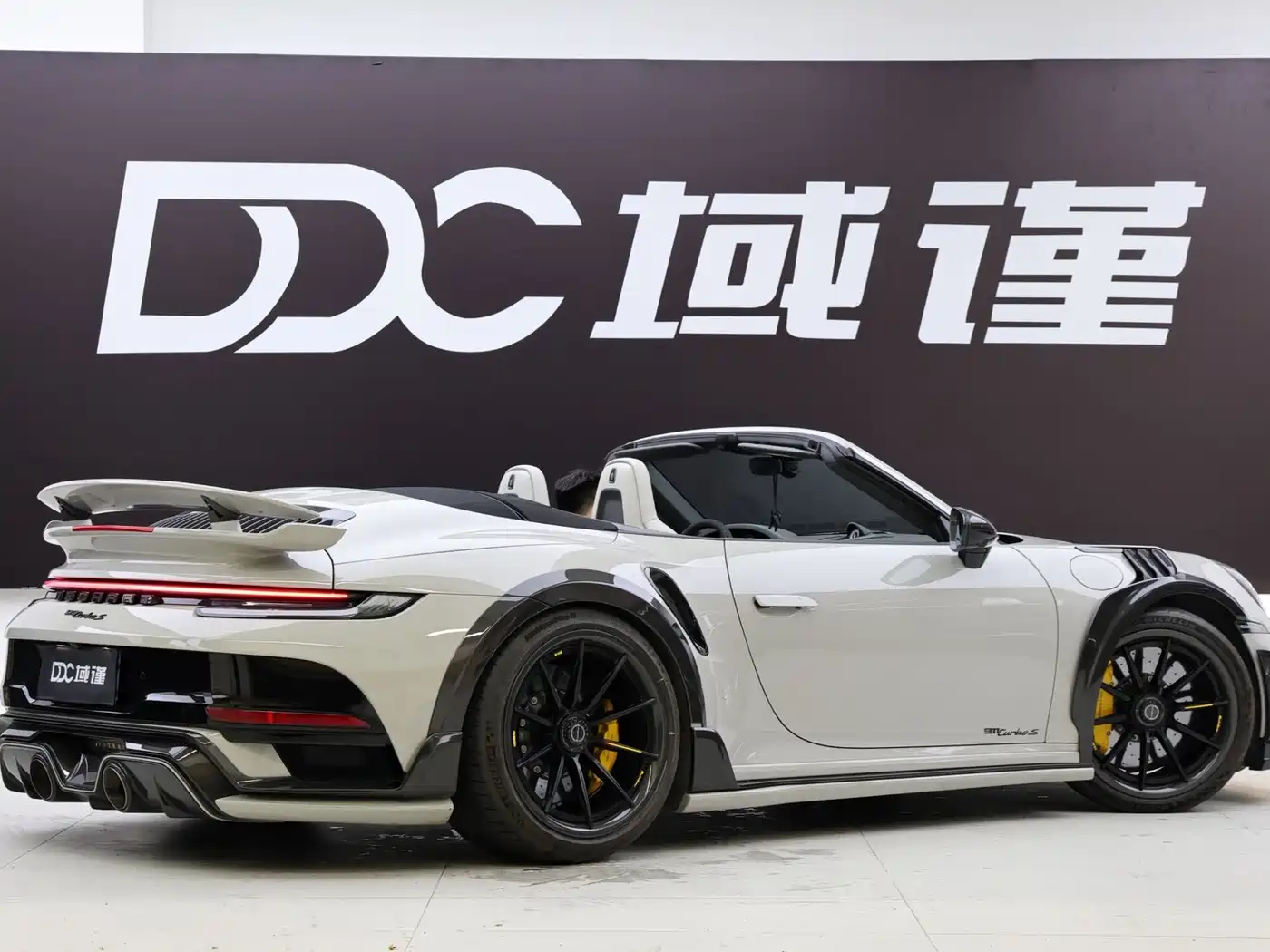 Porsche 911 2023 Turbo S Cabriolet 3.7T фото 10