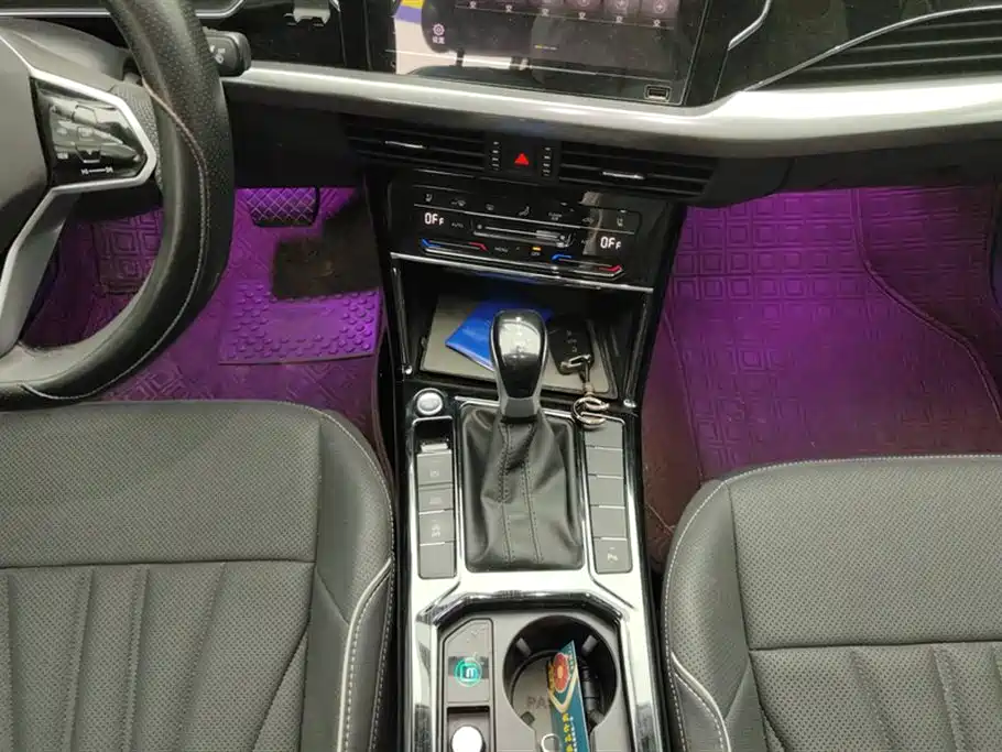 Volkswagen Passat 2024 380TSI Starlight Dragon Soaring Edition фото 16