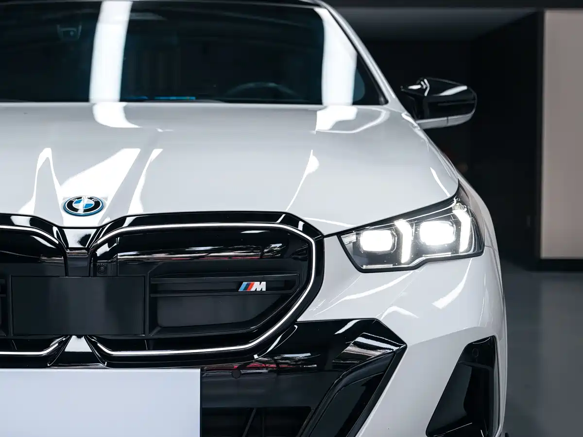 BMW i5 2024 eDrive 35L Premium Model M Sport Package фото 5