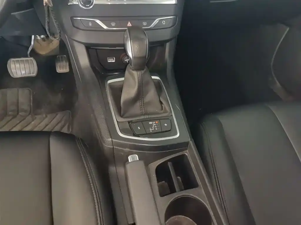 Peugeot 308S 2015 1.2T Auto Dynamic Edition фото 14