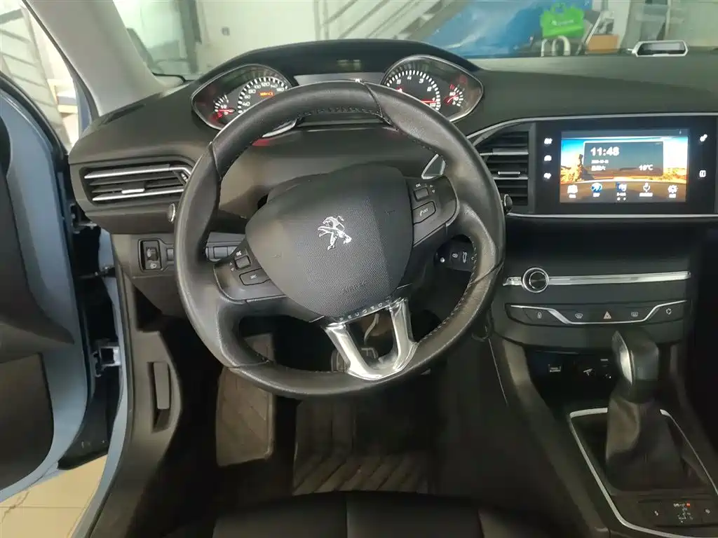 Peugeot 308S 2015 1.2T Auto Dynamic Edition фото 11