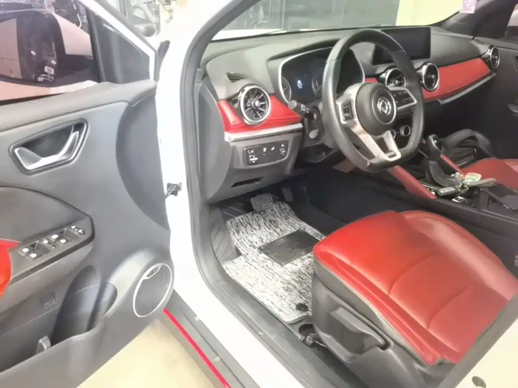 Dongfeng Fengguang Fengon 500 2023 2022 1.5T CVT Comfort Edition