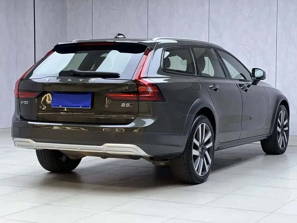 Volvo V90 2021 2021 Model Cross Country B5 AWD Premium Smart Edition
