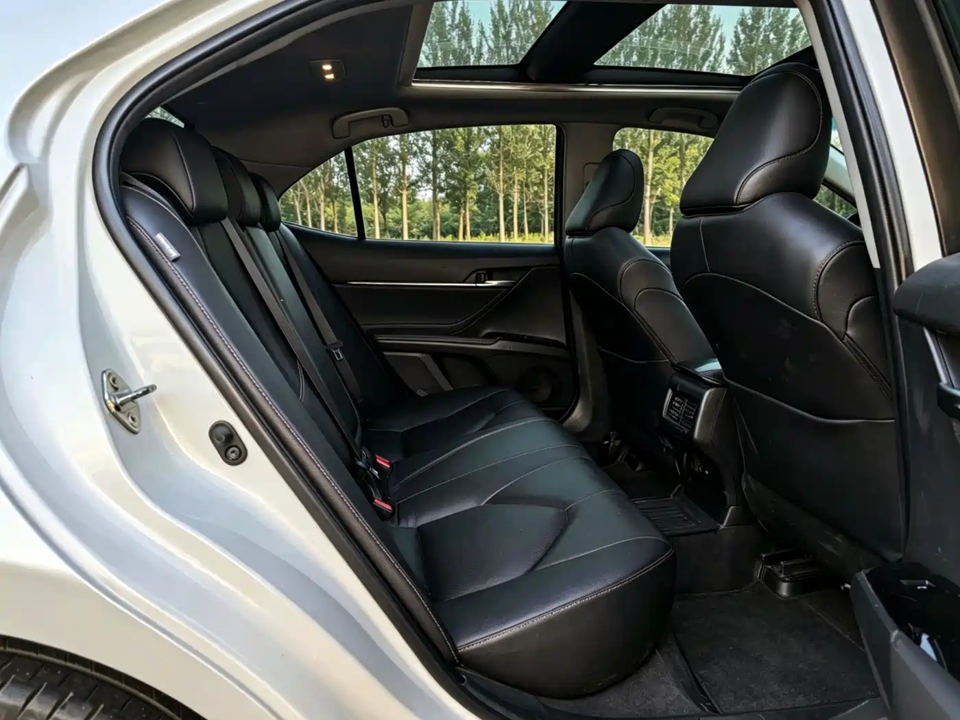 Toyota Camry 2018 2.5G Luxury Edition фото 12