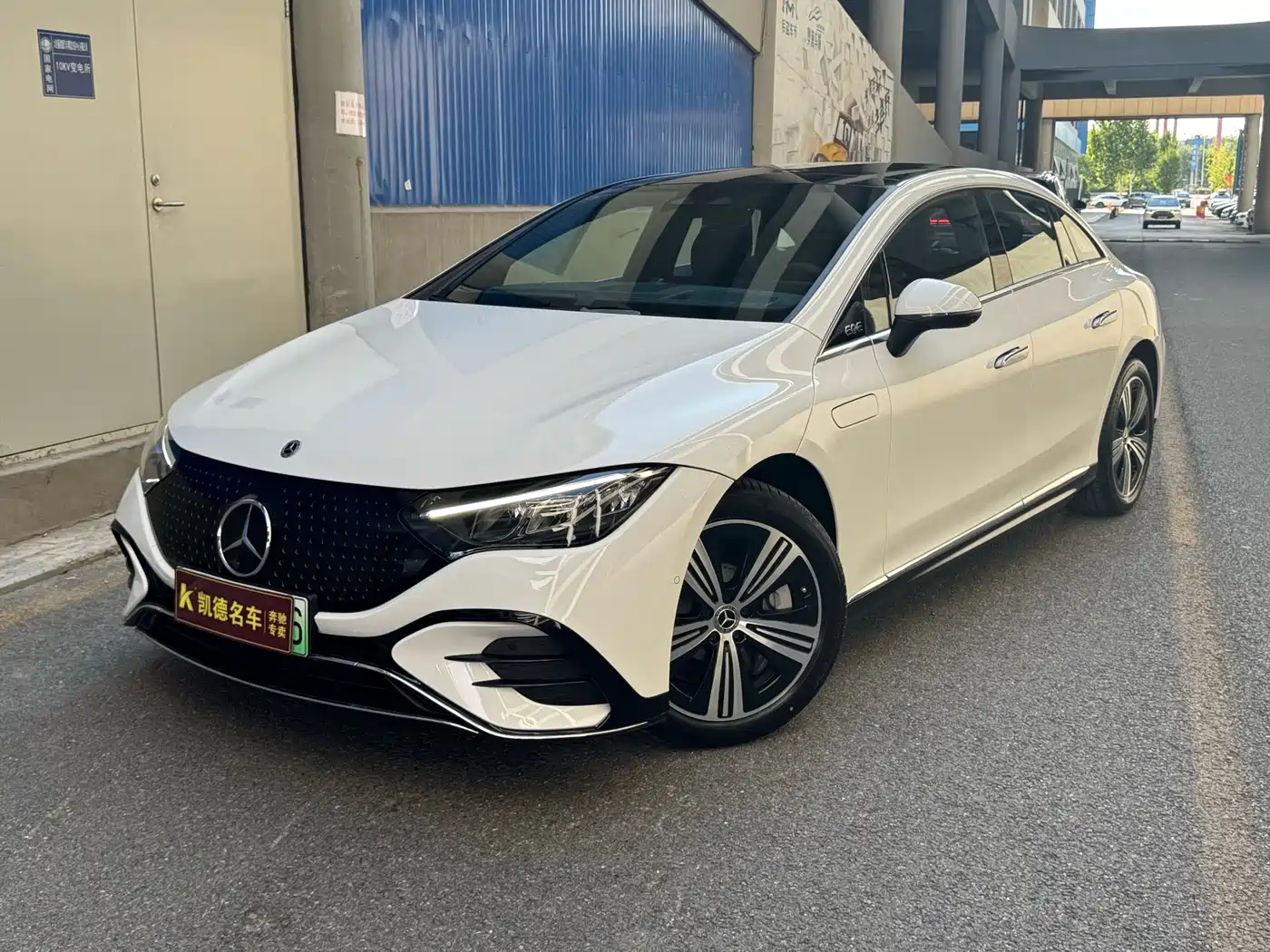 Mercedes-Benz EQE 2025 2025 Model 500 4MATIC Luxury Edition