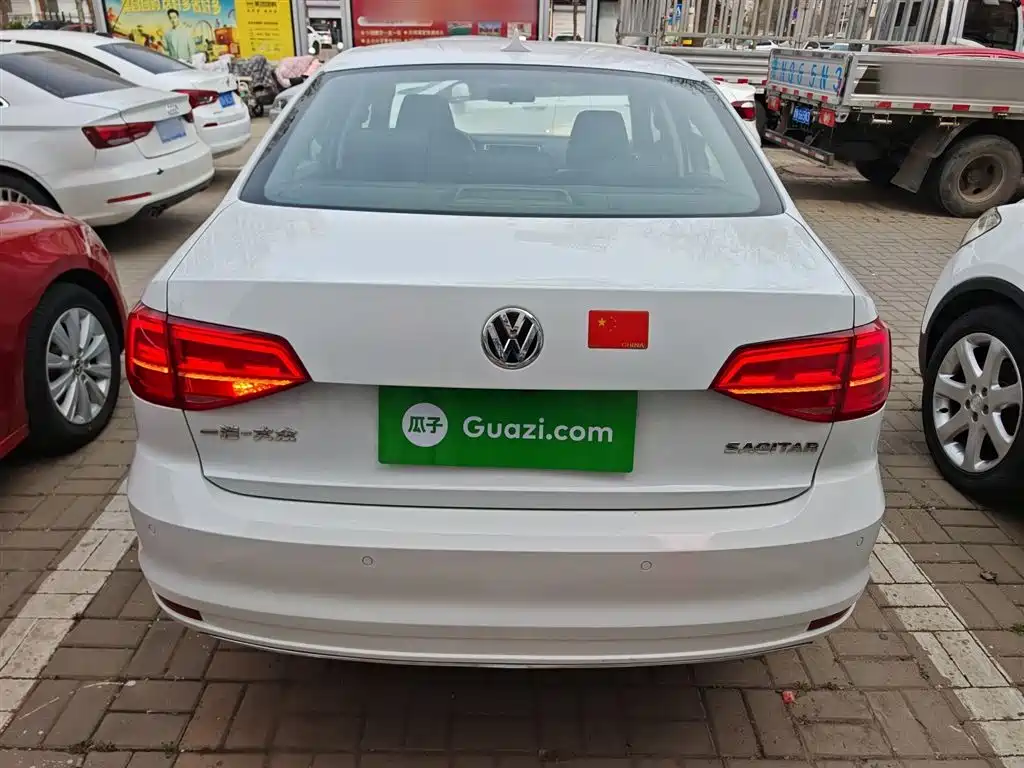 Volkswagen Sagitar 2017 1.6L Automatic Comfort фото 6