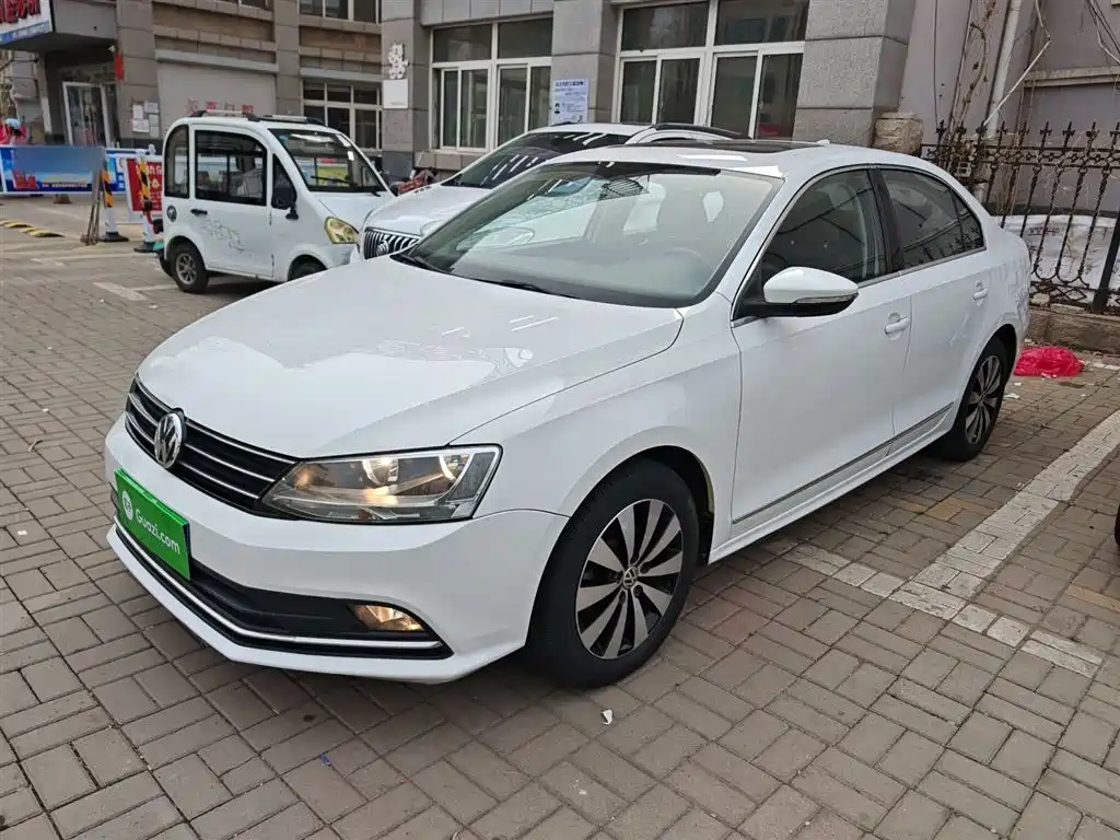 Volkswagen Sagitar 2017 1.6L Automatic Comfort фото 2