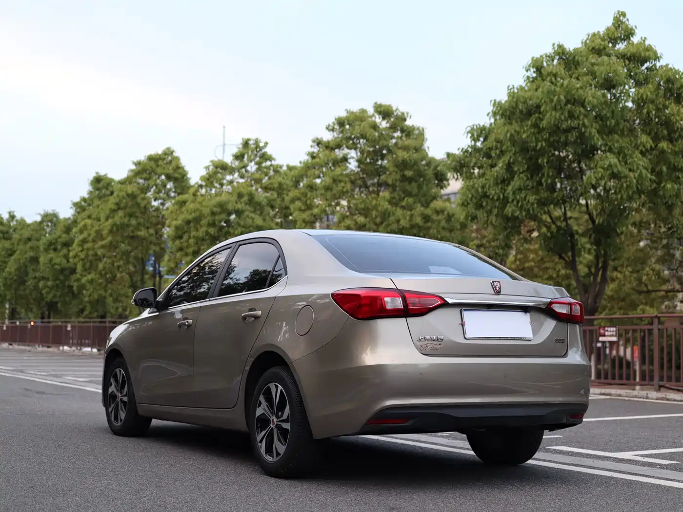 Roewe 360 2017 2017 1.5L Auto Luxury Edition