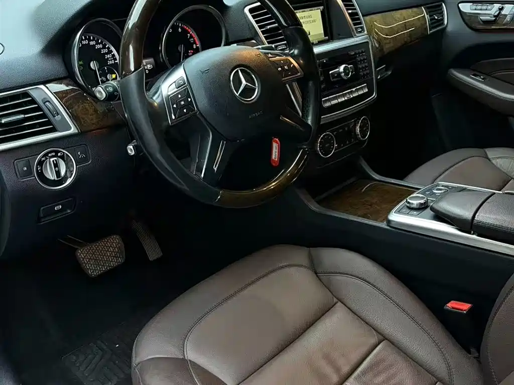 Mercedes-Benz M-Class 2014 ML 400 4MATIC Luxury фото 6