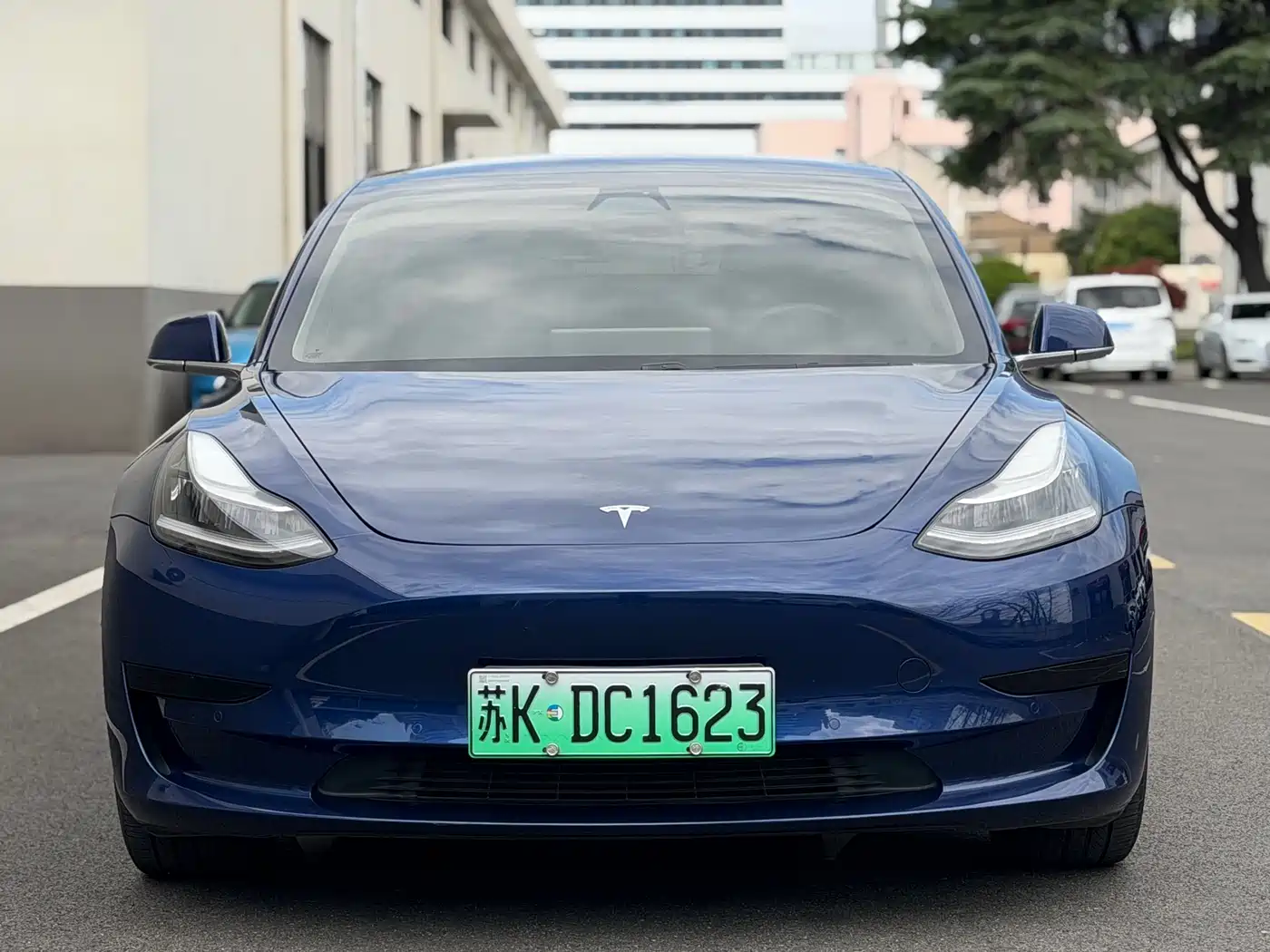 TESLA MODEL 3