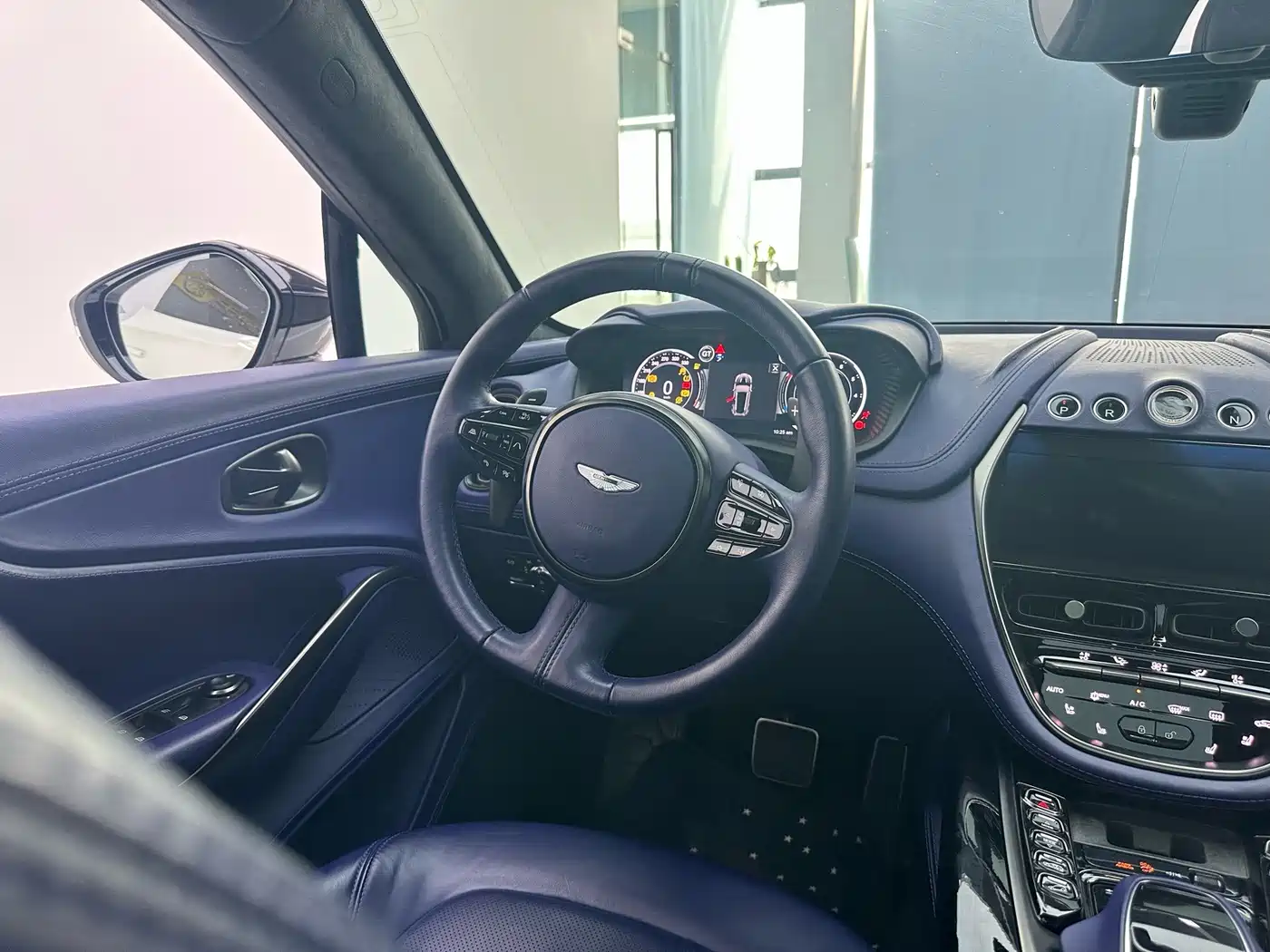 Aston Martin DBX 2022 2020 4.0T V8