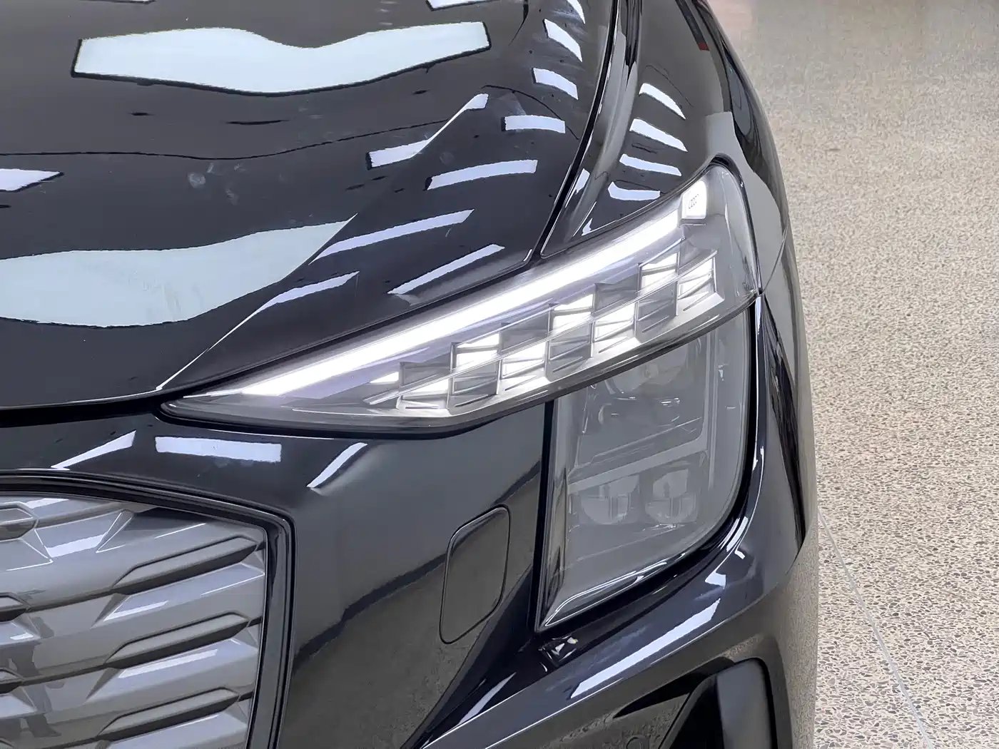 Audi Q5 e-tron 2024 2023 40 e-tron Starlight Edition Mecha Package