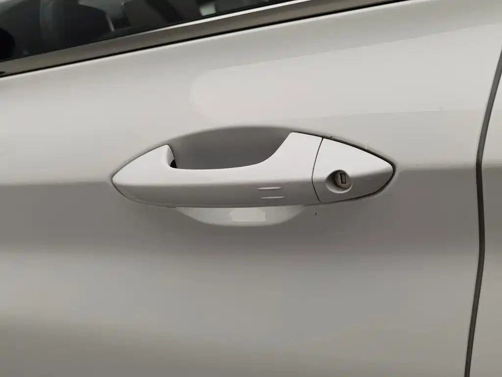 Фото 18 - Geely Coolray