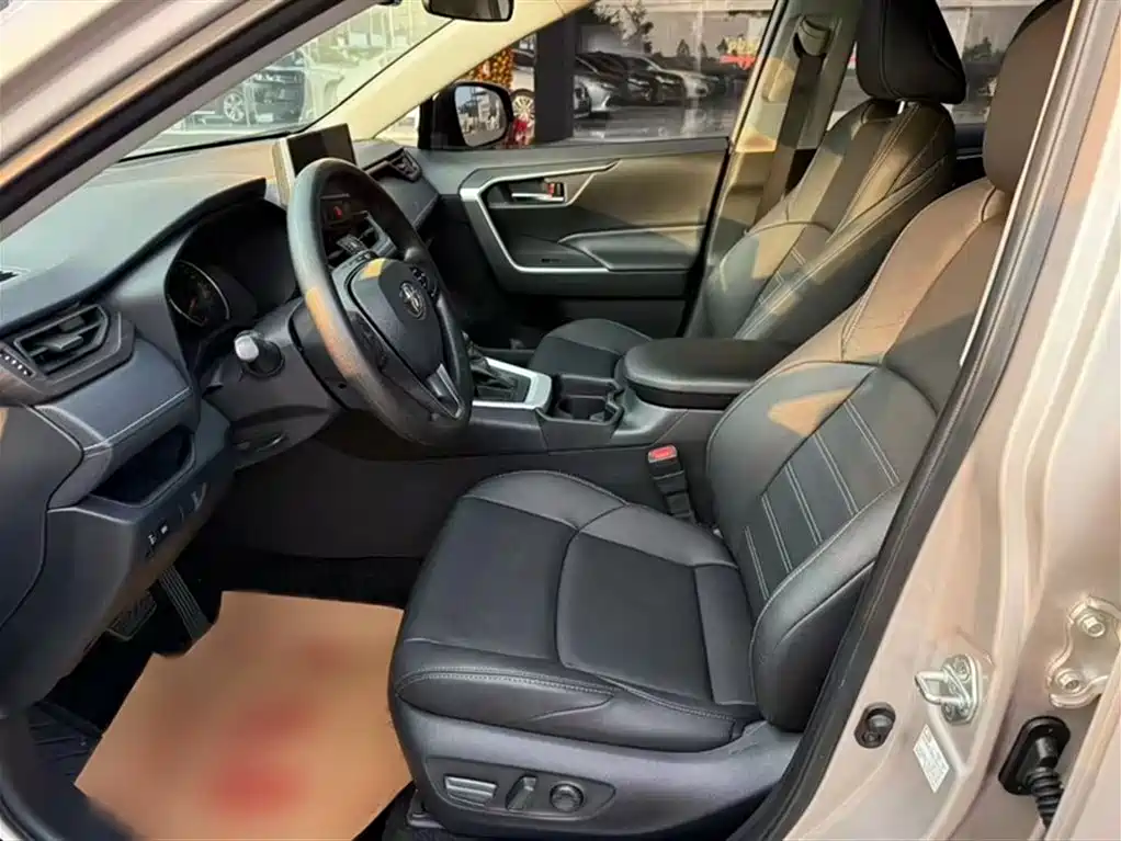 Toyota Wildlander 2020 2.0L CVT 2WD Luxury Edition фото 20
