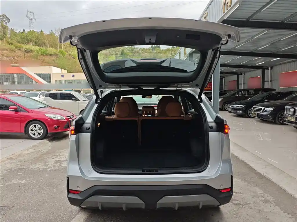 Geely Galaxy Galaxy L7 2025 EM-i 115km Explorer+ Edition фото 19