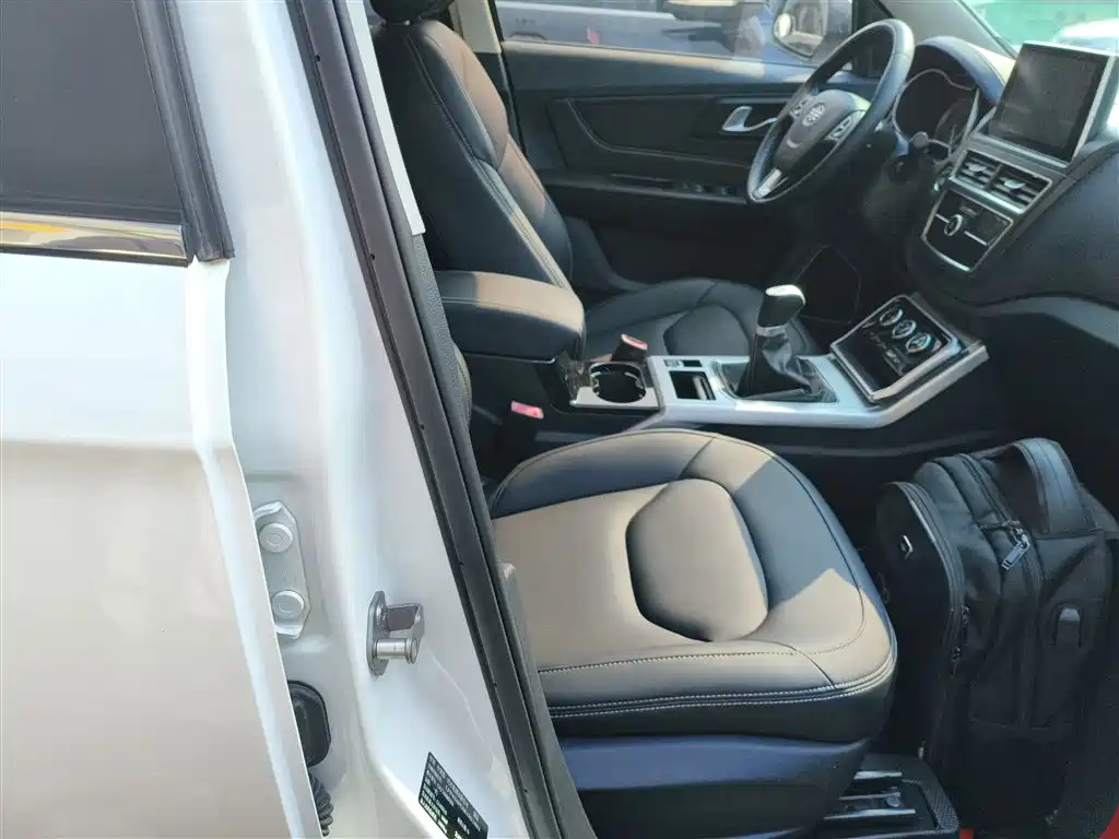 Besturn X40 2019 2019 1.6L Manual Luxury Type China V
