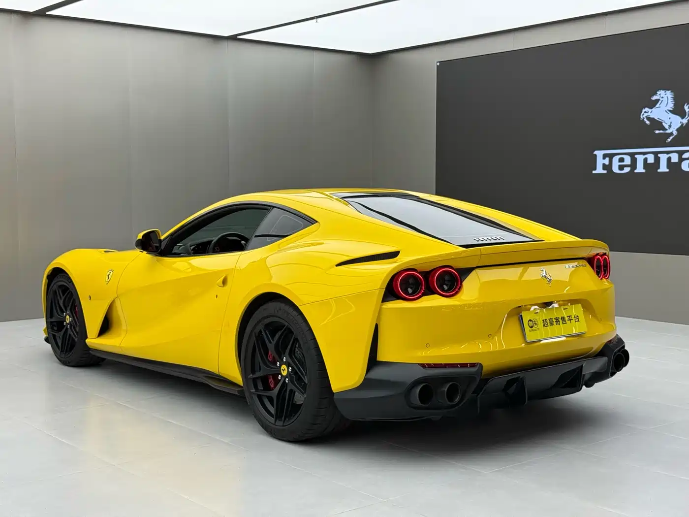 Ferrari 812 2018 2017 6.5L Superfast