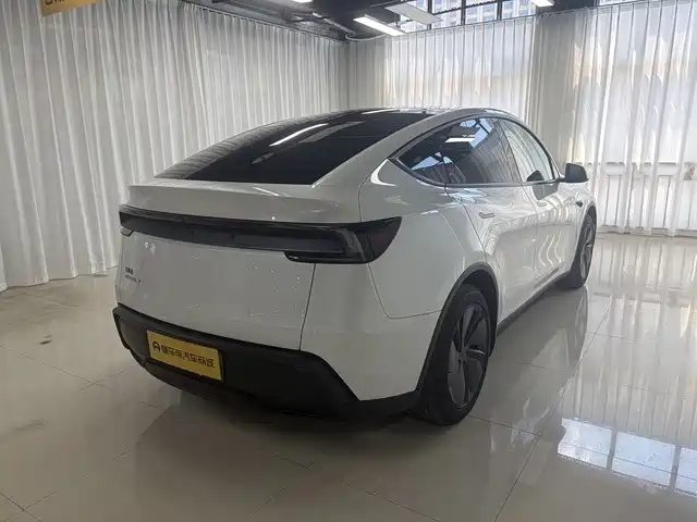 Tesla Model Y 2026 2026 Rear-Wheel Drive