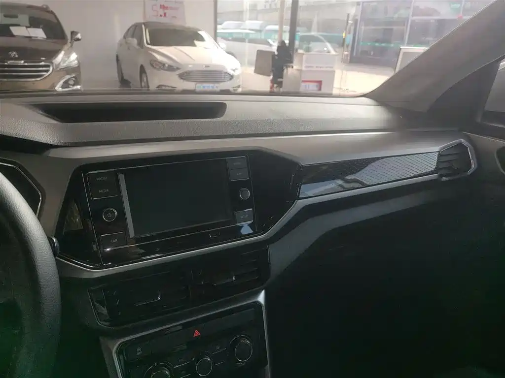 Volkswagen T-Cross 2019 280TSI DSG Comfort Edition фото 10