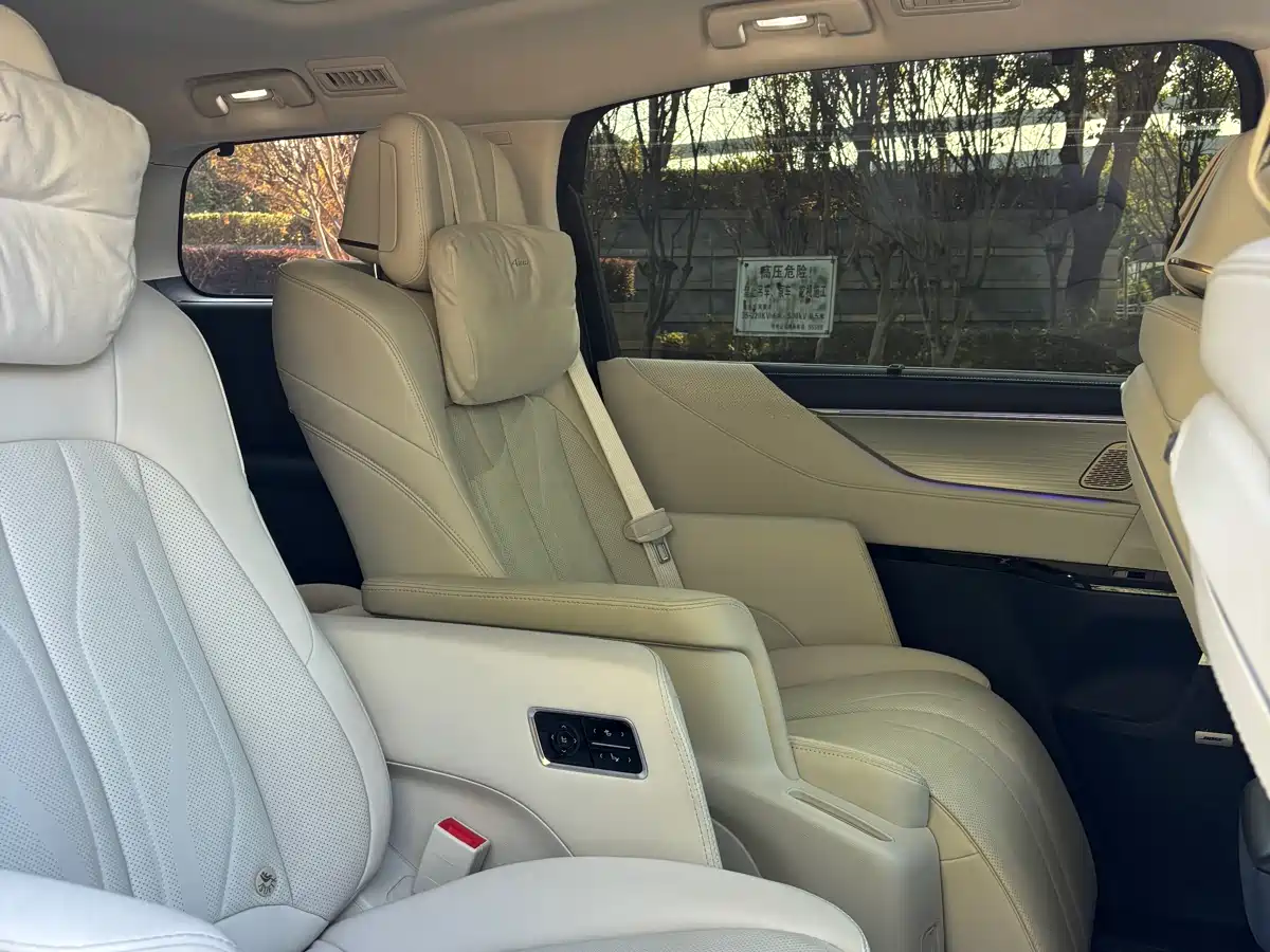 BUICK GL8 NEW ENERGY