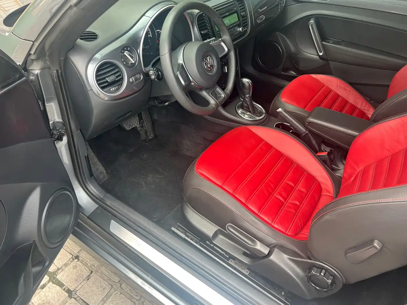 Volkswagen Beetle 2013 1.4TSI Comfort фото 8