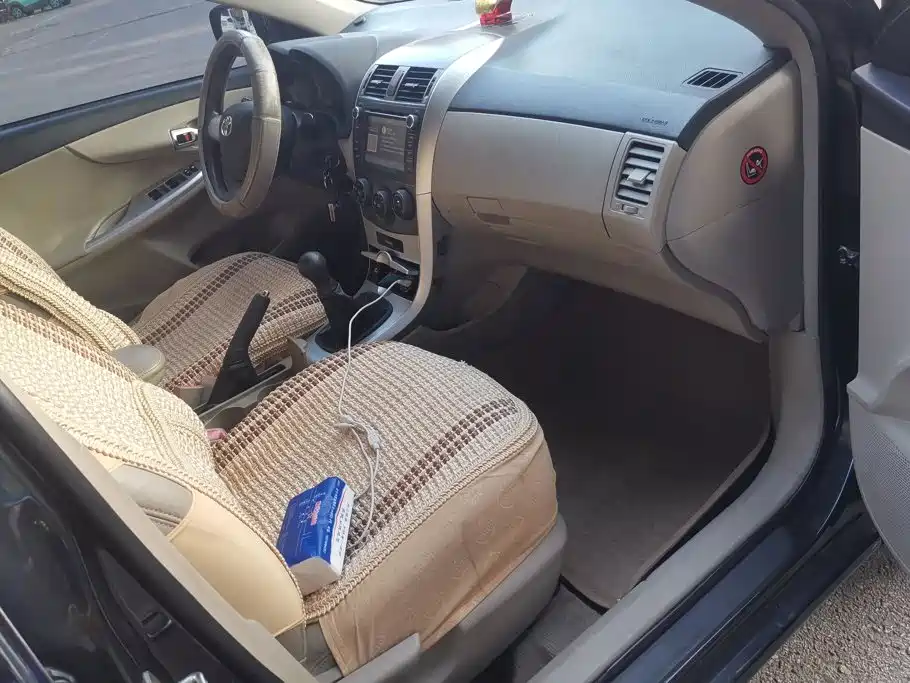 Фото 8 - Toyota Corolla