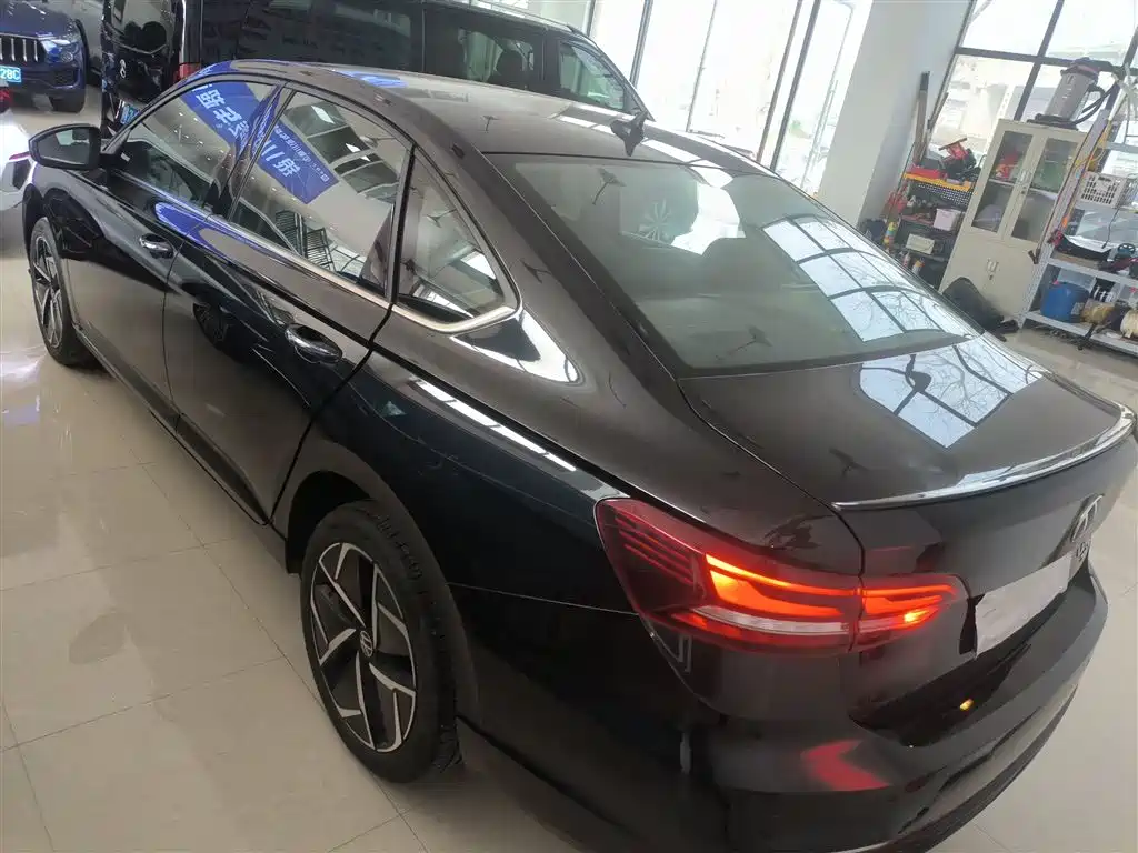 Volkswagen Lavida 2023 300TSI DSG Starlight Eternal Comfort Edition фото 5