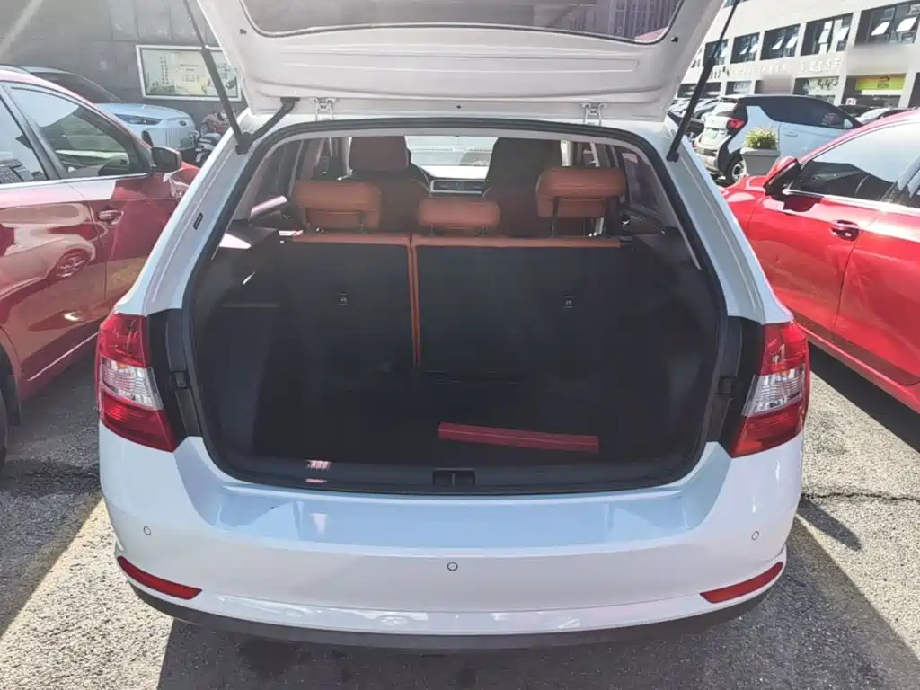 Škoda Skoda Rapid Spaceback 2020 2019 Facelift 1.5L Automatic Comfort Version China V