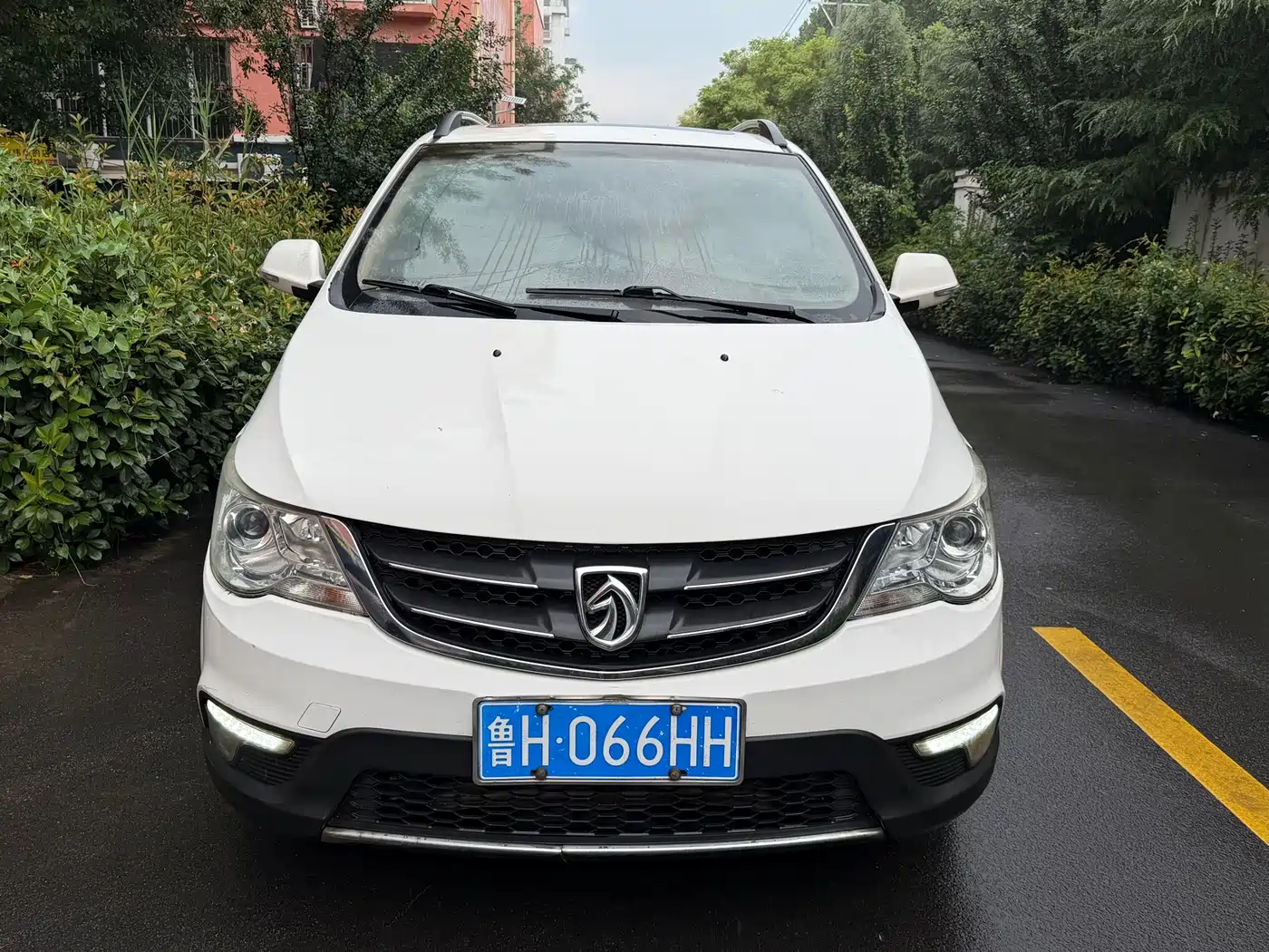 Baojun 730 2015 2014 1.5L Manual Luxury Navigation ESP Edition 7-Seater