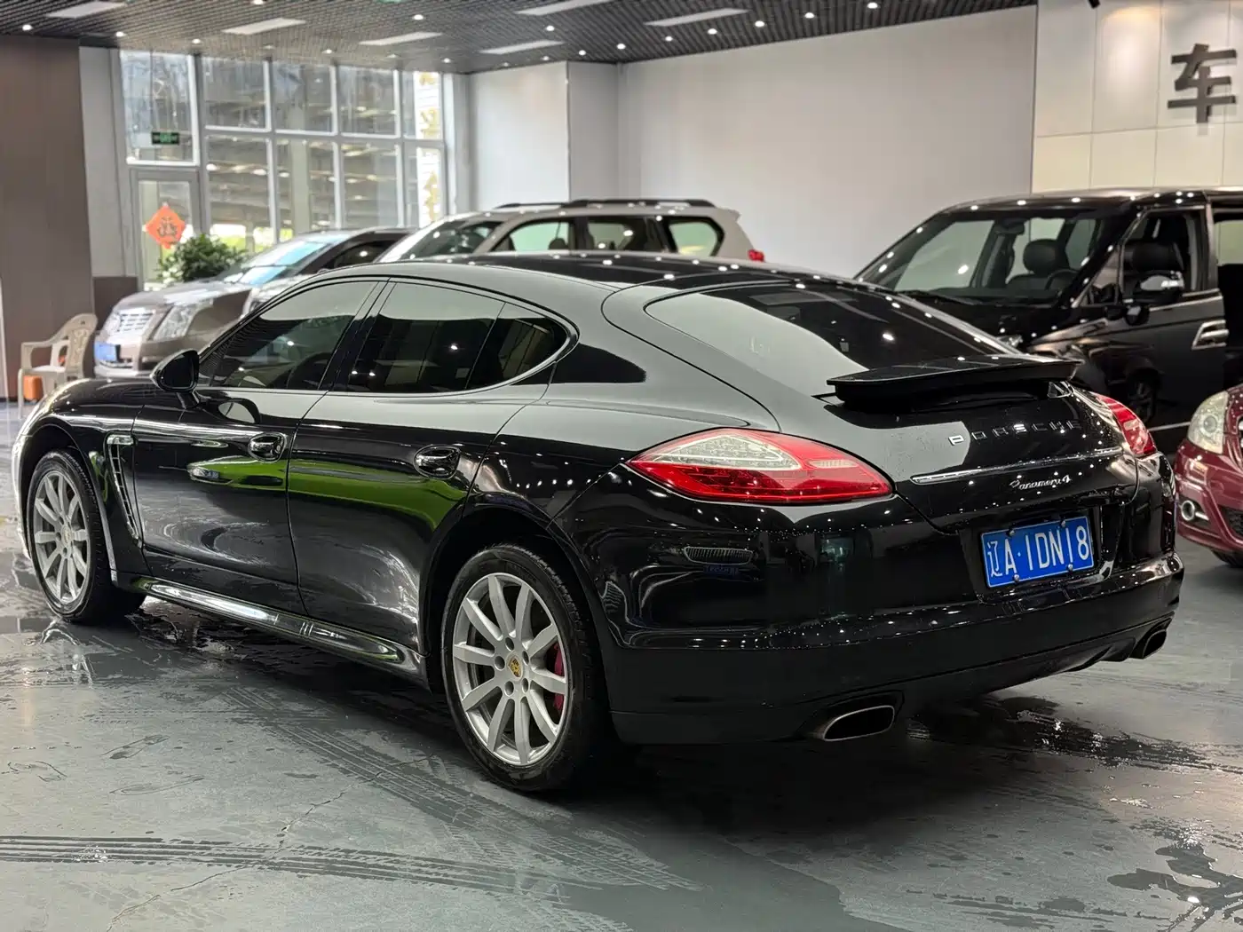 Porsche Panamera 2011 2010 Panamera 4 3.6L