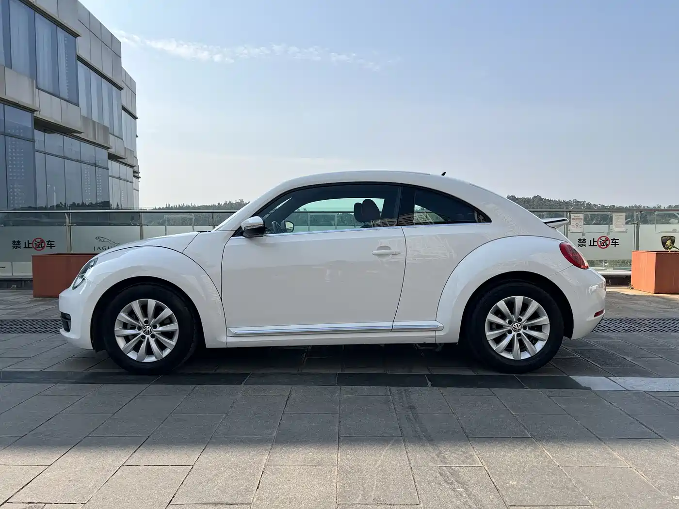 Volkswagen Beetle 2014 1.4TSI Fashion Edition фото 5