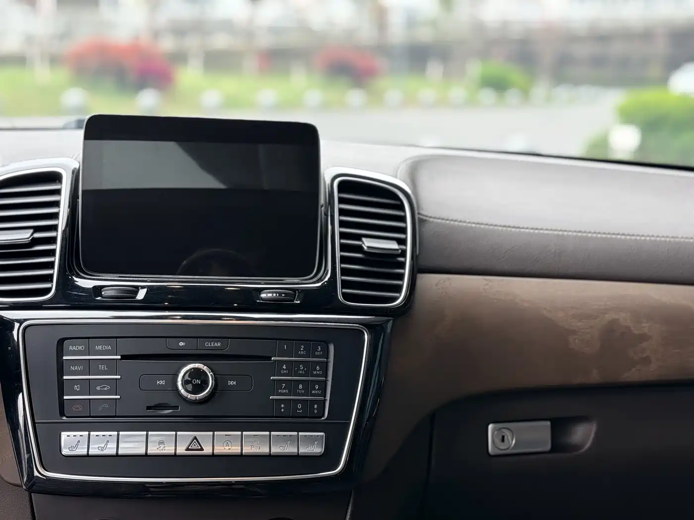 Mercedes-Benz GLS 2018 Facelift GLS 500 4MATIC фото 16