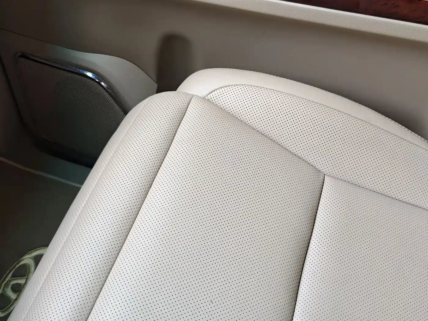 Toyota Alphard 2011 3.5L Luxury Edition фото 31