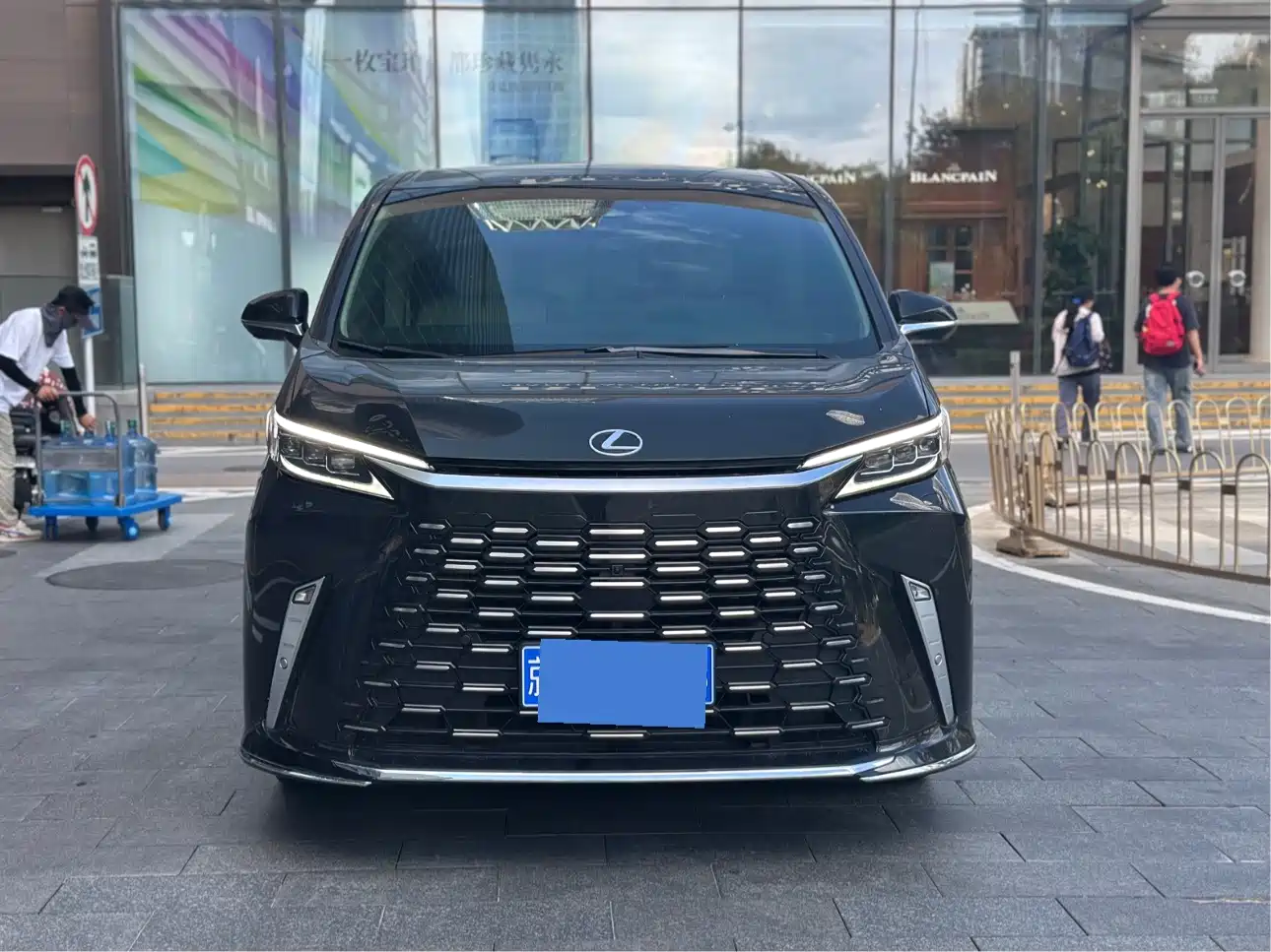 Lexus LM 2026 2025 Model 500h Six-Seater Prestige Edition