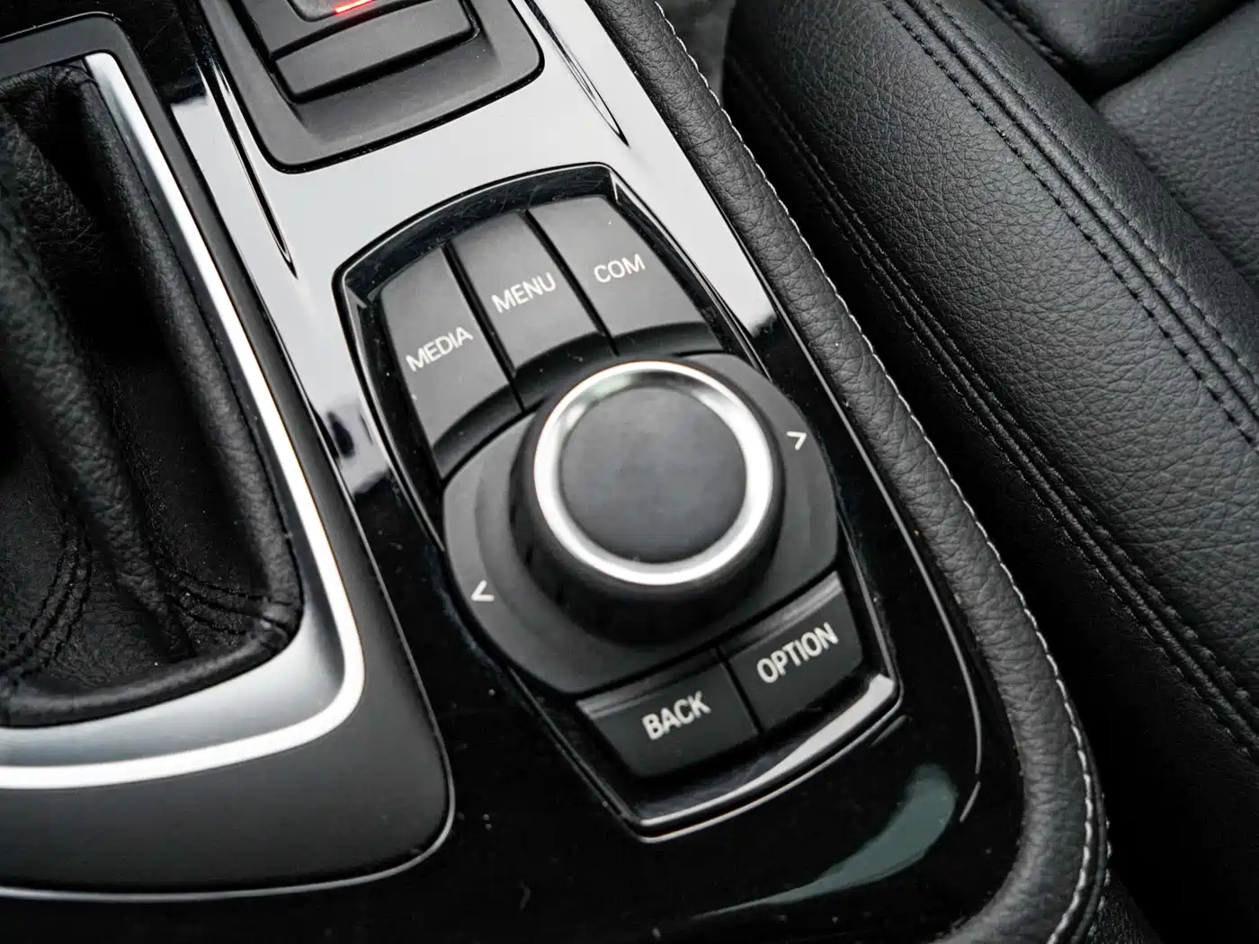 BMW 2 Series Touring 2019 218i Premium Sport Package фото 19