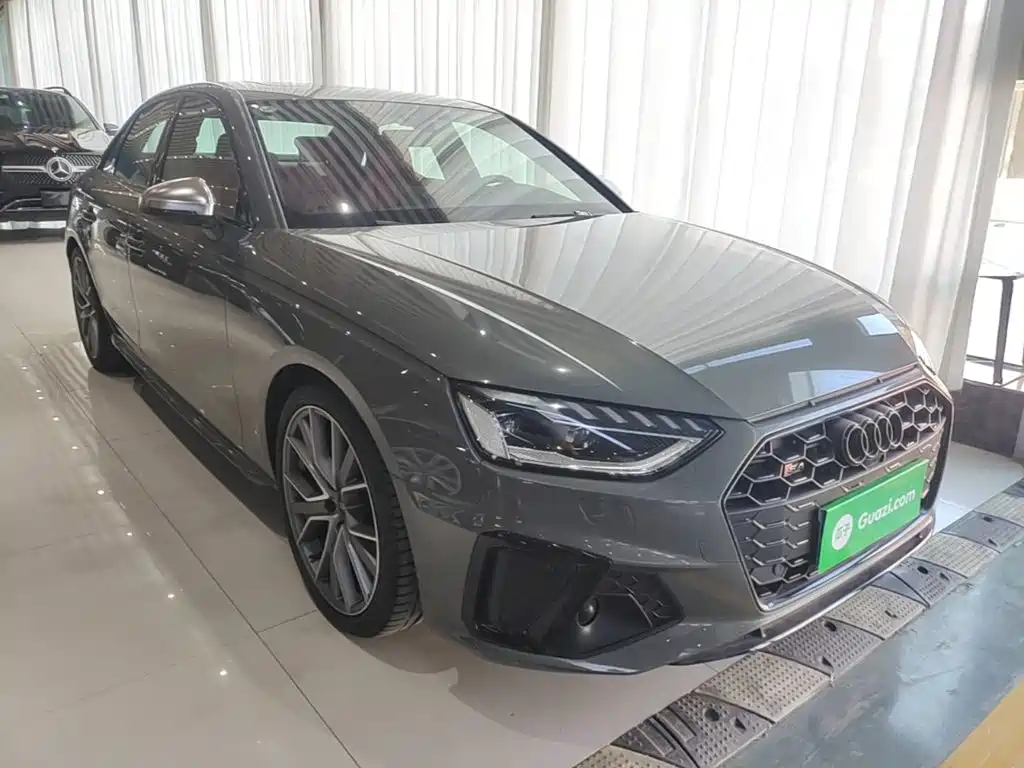 صورة 4 - Audi S4