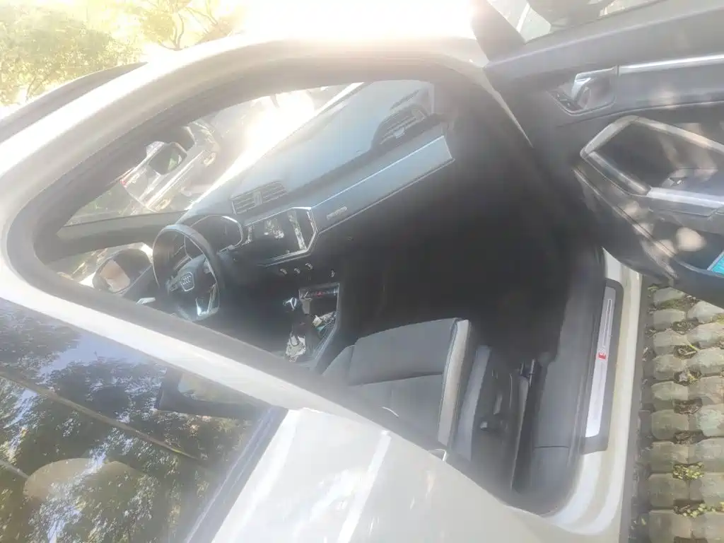 Photo 17 - Audi Q3
