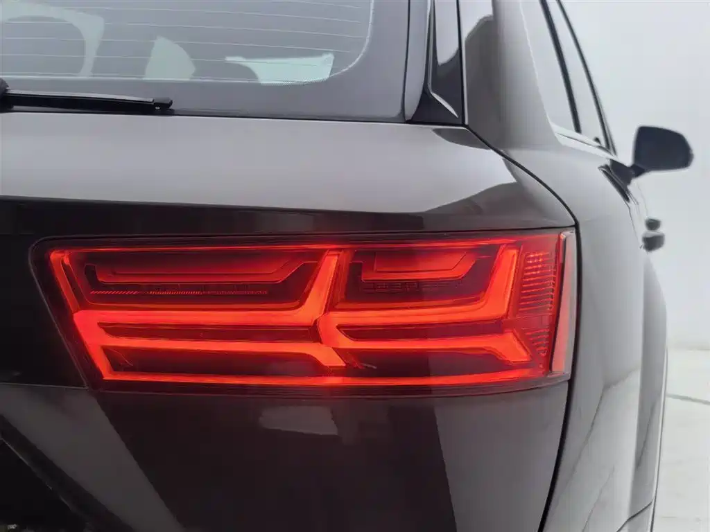Audi Q7 2018 40 TFSI Comfort фото 18