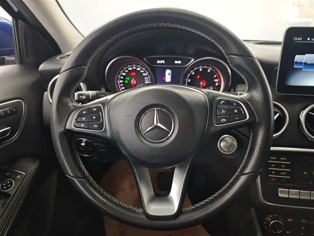 Mercedes-Benz GLA 2018 GLA 200 Dynamic фото 11