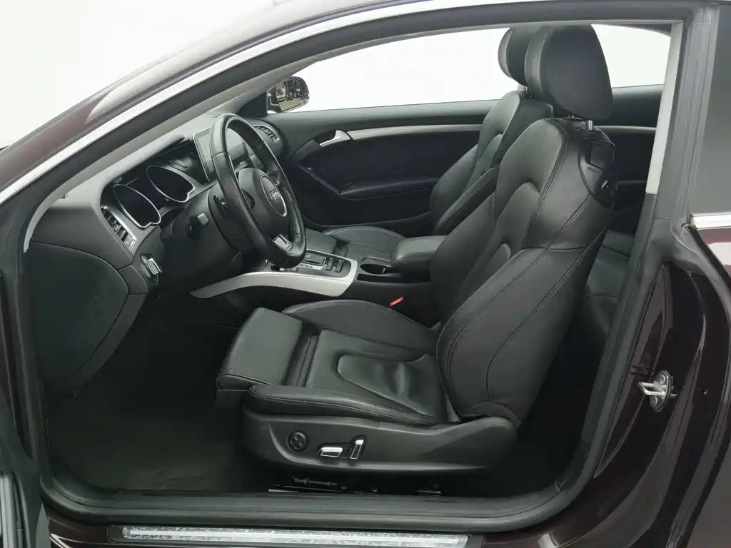 Фото 10 - Audi A5 (Import)