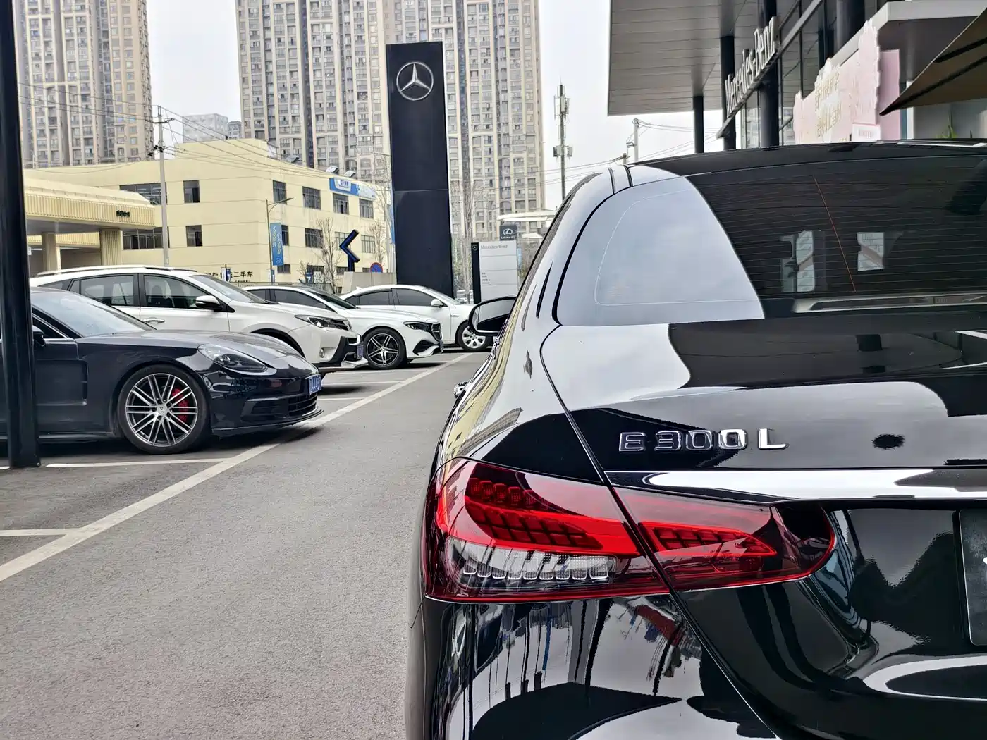 MERCEDES-BENZ E CLASS