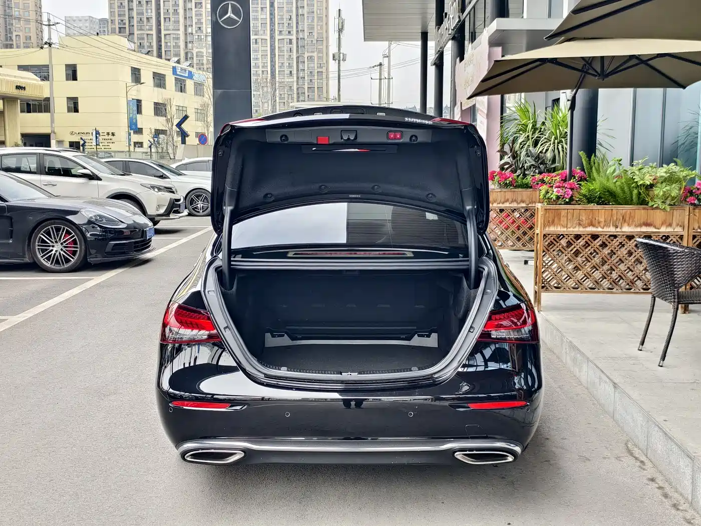 MERCEDES-BENZ E CLASS