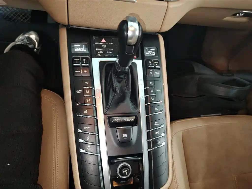 Porsche Macan 2017 Macan 2.0T фото 11