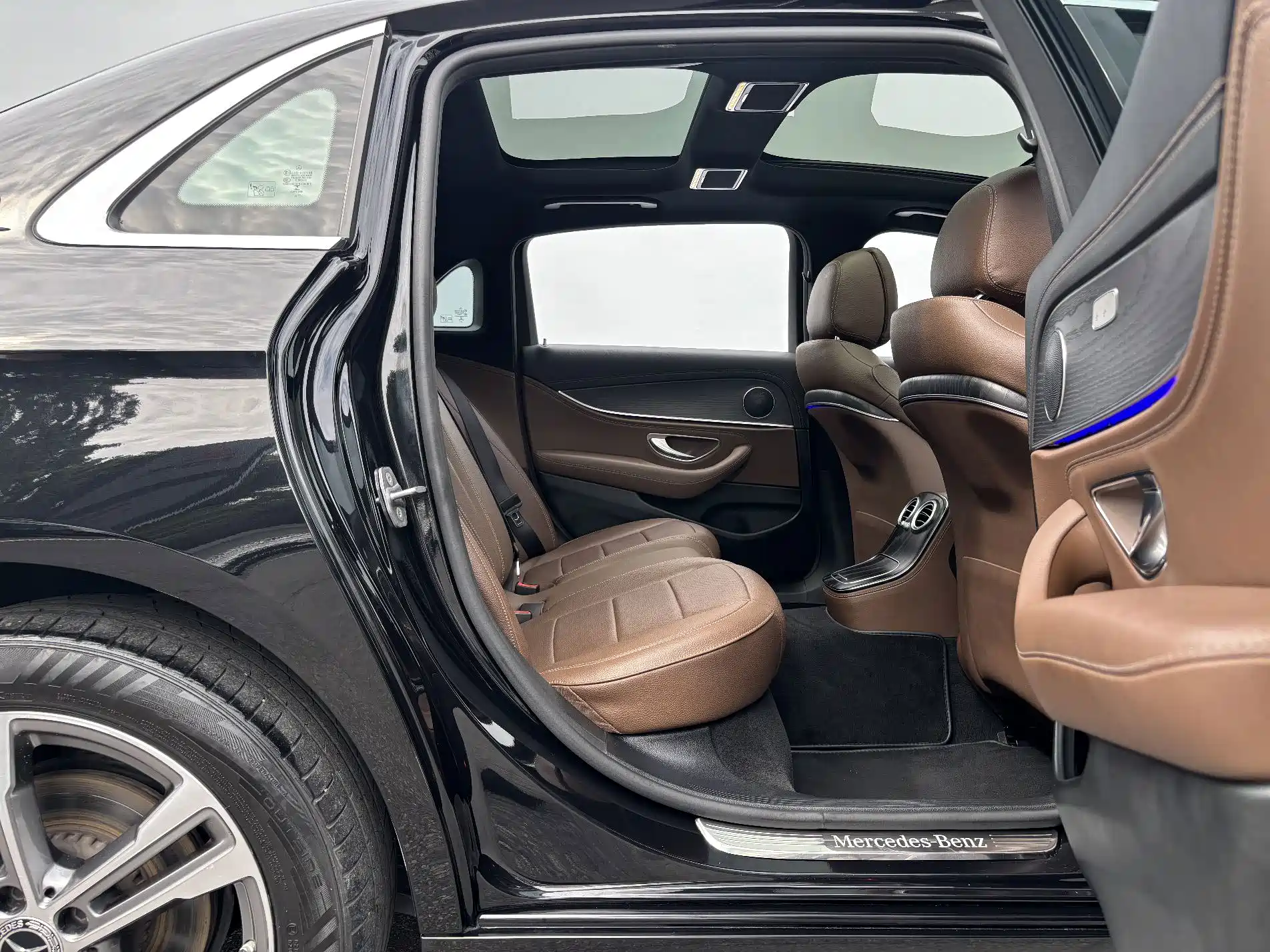 Фото 21 - Mercedes-Benz E-Class
